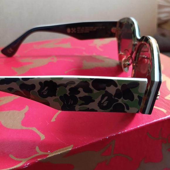 RETROSUPERFUTURE A BATHING APE CAMO UNISEX SUNGLASSES - Picture 12 of 16